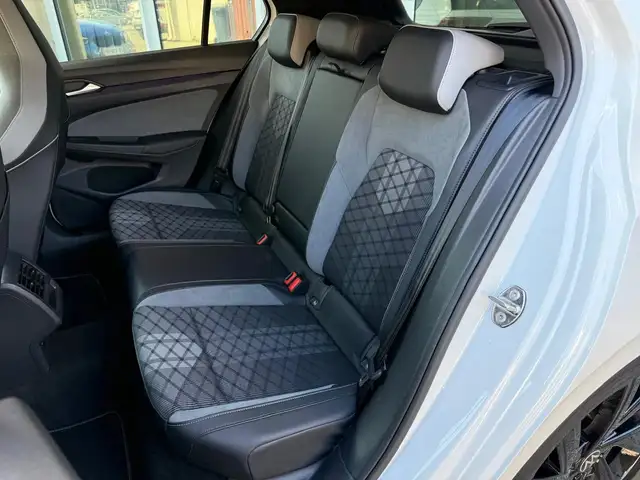 Volkswagen Golf view 14