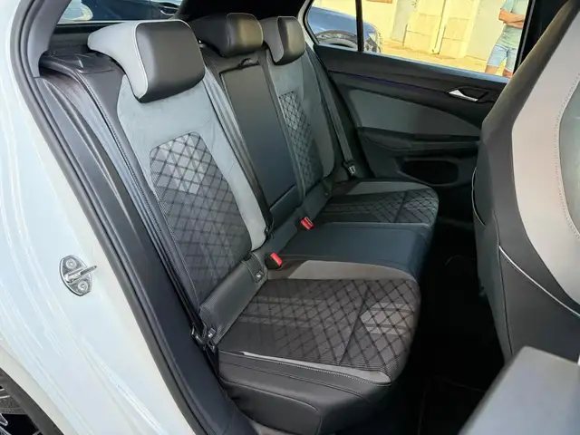 Volkswagen Golf view 13