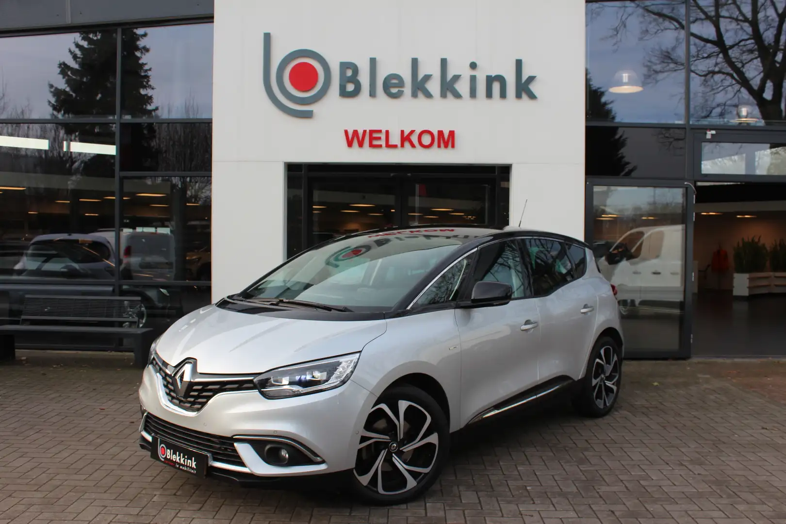 Renault Scenic 1.3 TCe Bose 140 pk Navigatie, BOSE, Cruise contr. Silber - 1
