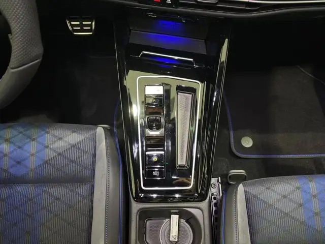 Volkswagen Golf view 11
