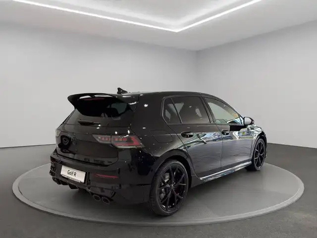 Volkswagen Golf view 3