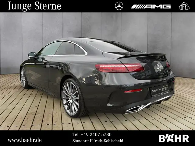 Mercedes-Benz E-Class view 3