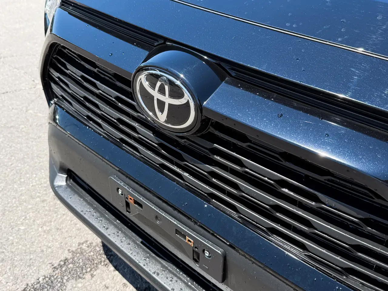 Toyota RAV 4 снимка Toyota RAV 4