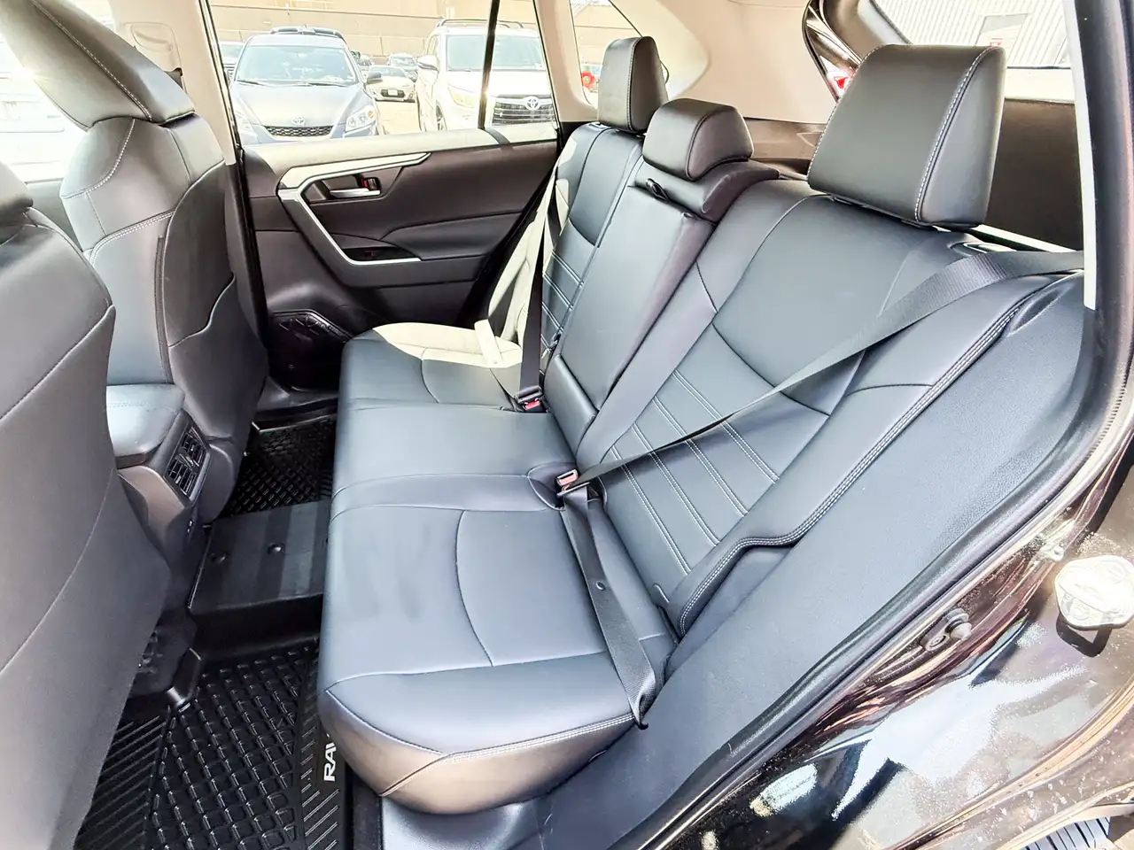 Toyota RAV 4 снимка Toyota RAV 4