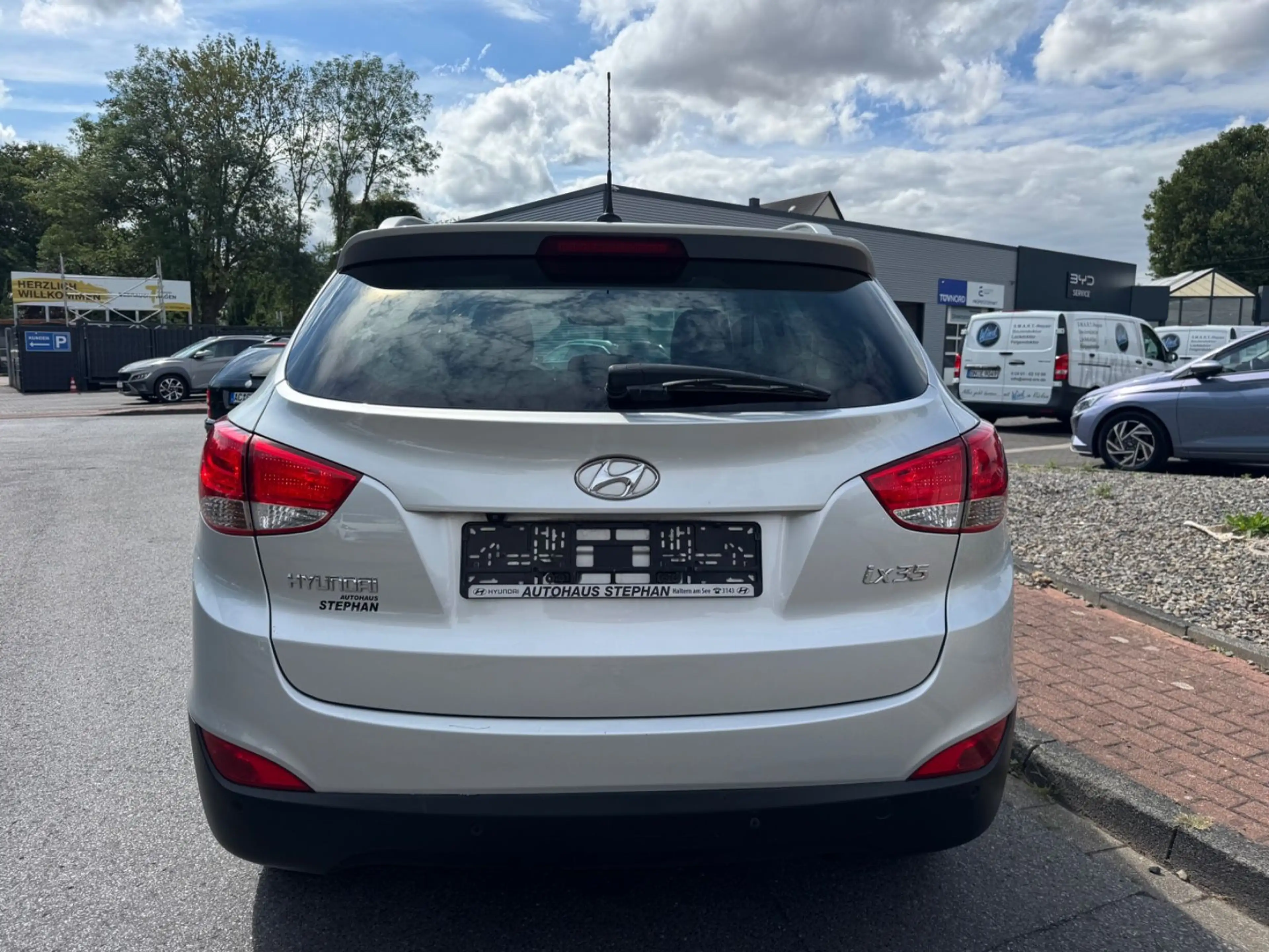 Hyundai iX35 PREMIUM/AUTOMATIK/2.HD/NAVI/LEDER/PANO/ALU/59TKM — photo 4
