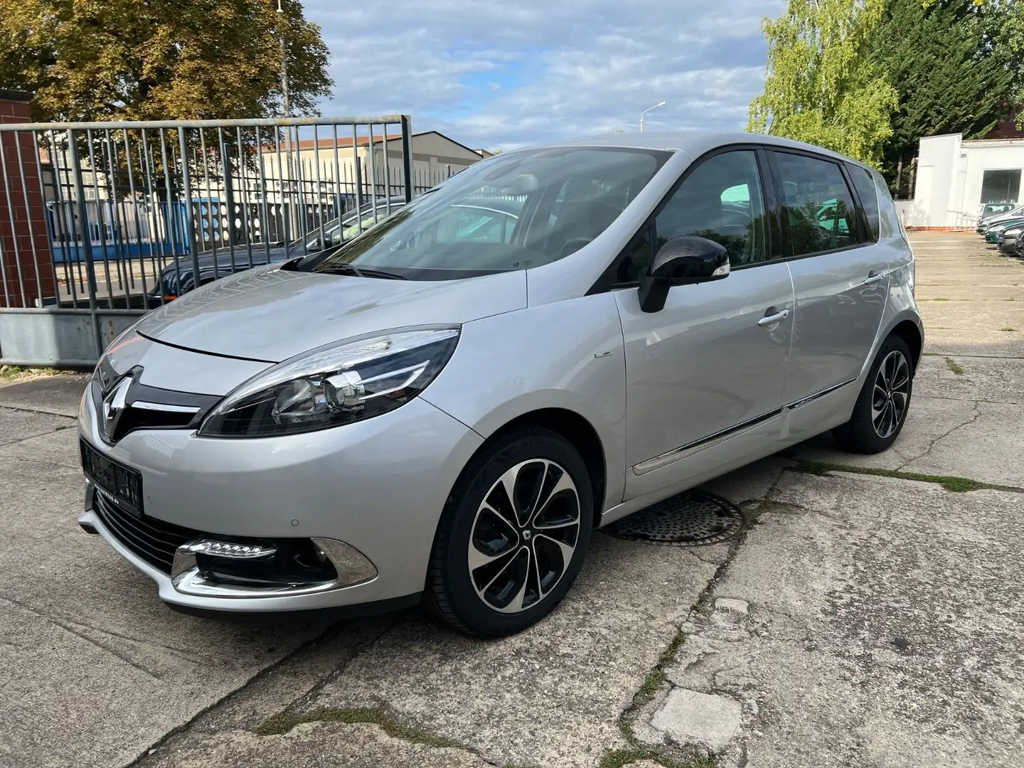 Renault Scenic III, 1.2 BOSE Edition, TÜV, Service Grau - 2