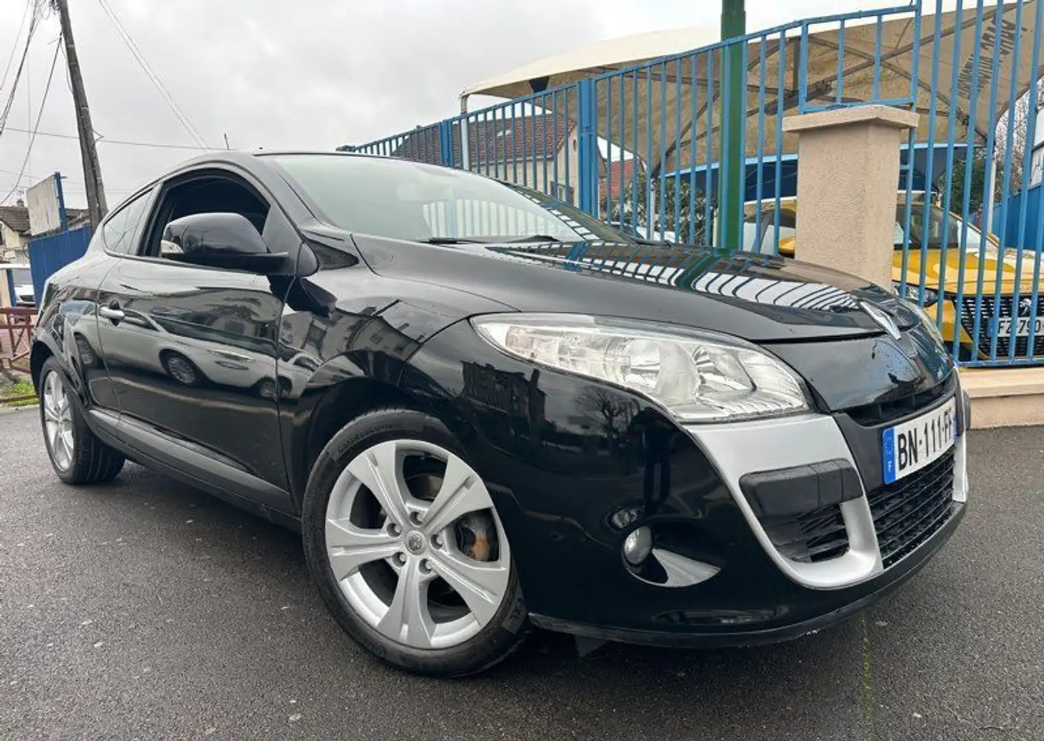 Renault Megane coupé III 1.9l DCI 131ch eco2 Noir - 1