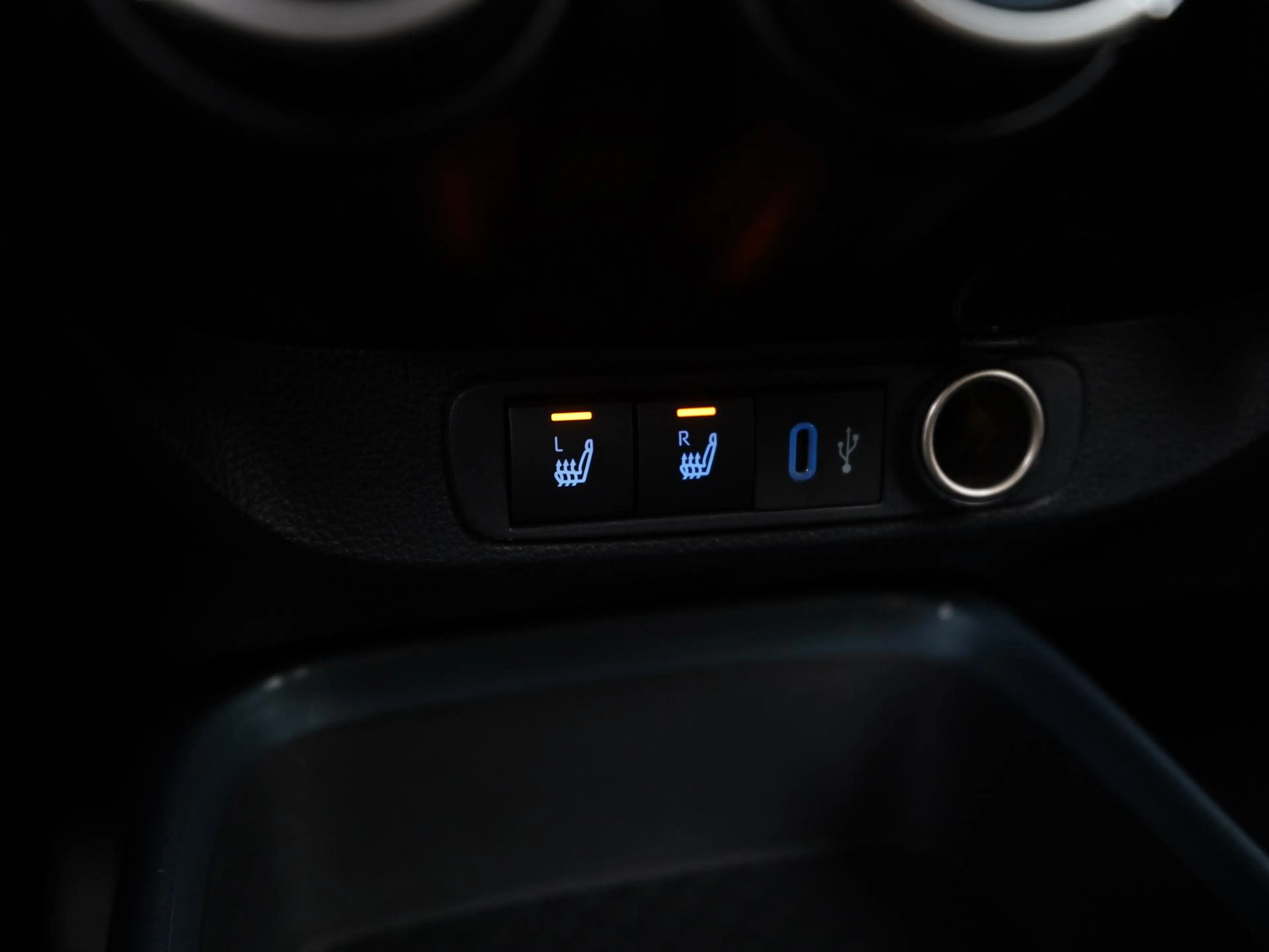 Toyota Aygo X 1.0 VVT-i S-CVT Pulse Two-Tone Automaat | Camera | — photo 12