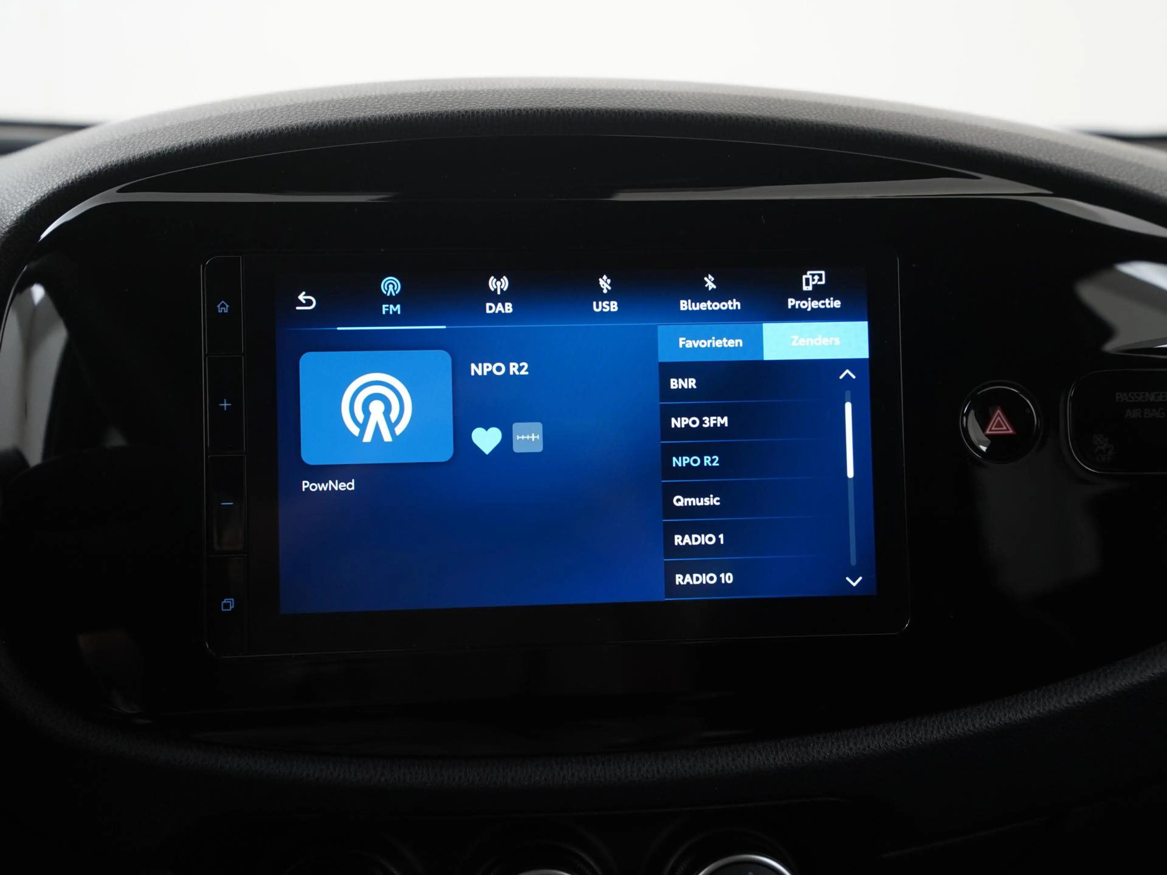 Toyota Aygo X 1.0 VVT-i S-CVT Pulse Two-Tone Automaat | Camera | — photo 13