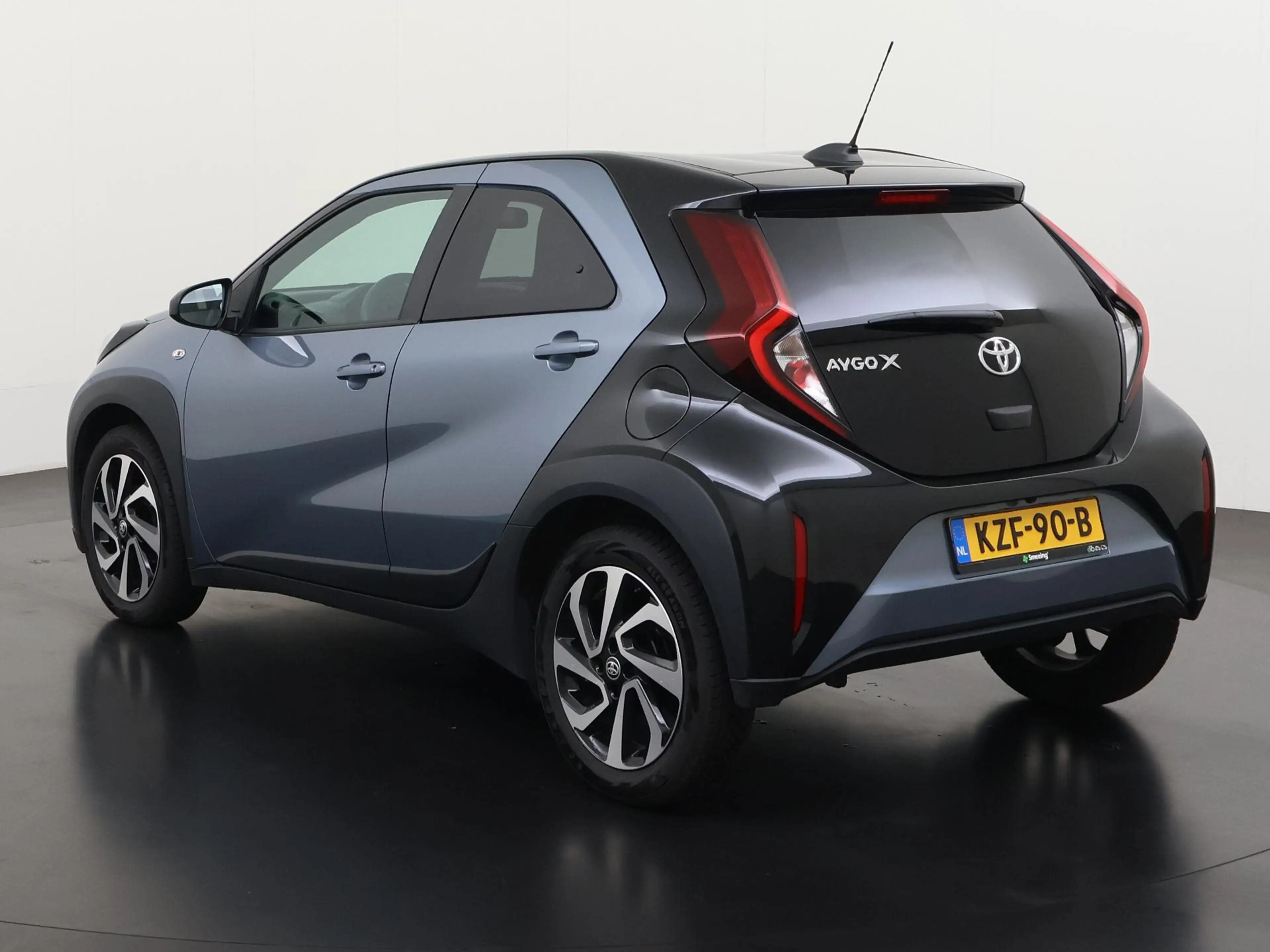 Toyota Aygo X 1.0 VVT-i S-CVT Pulse Two-Tone Automaat | Camera | — photo 6