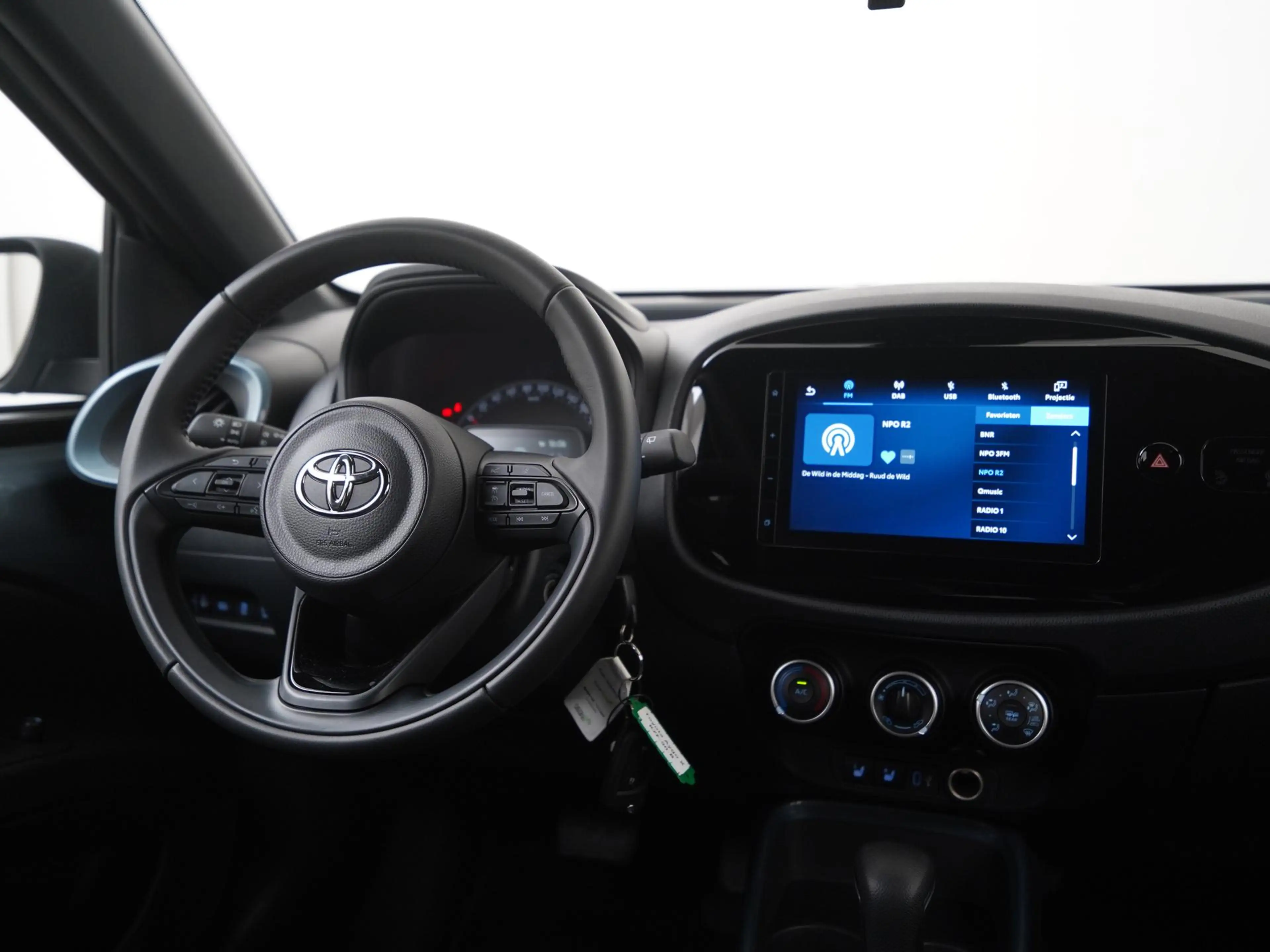 Toyota Aygo X 1.0 VVT-i S-CVT Pulse Two-Tone Automaat | Camera | — photo 5