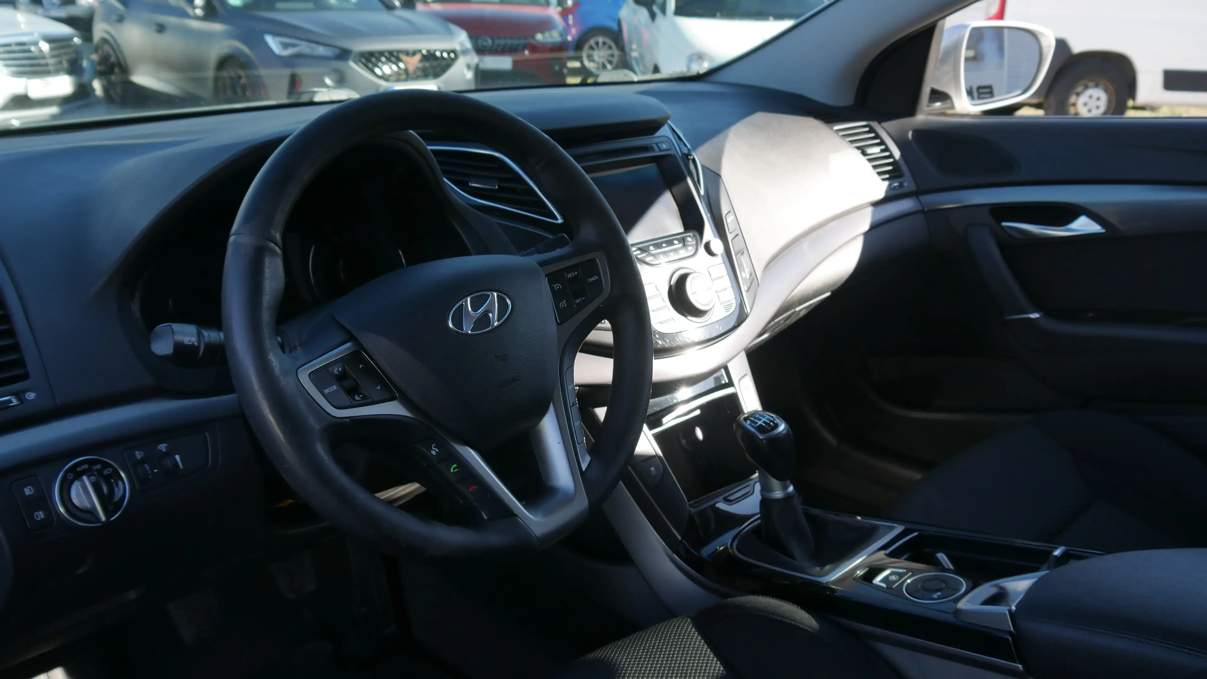 Hyundai i40 Rückfahrkamera Lenkrad,- Sitzheizung Klima AUX — photo 11