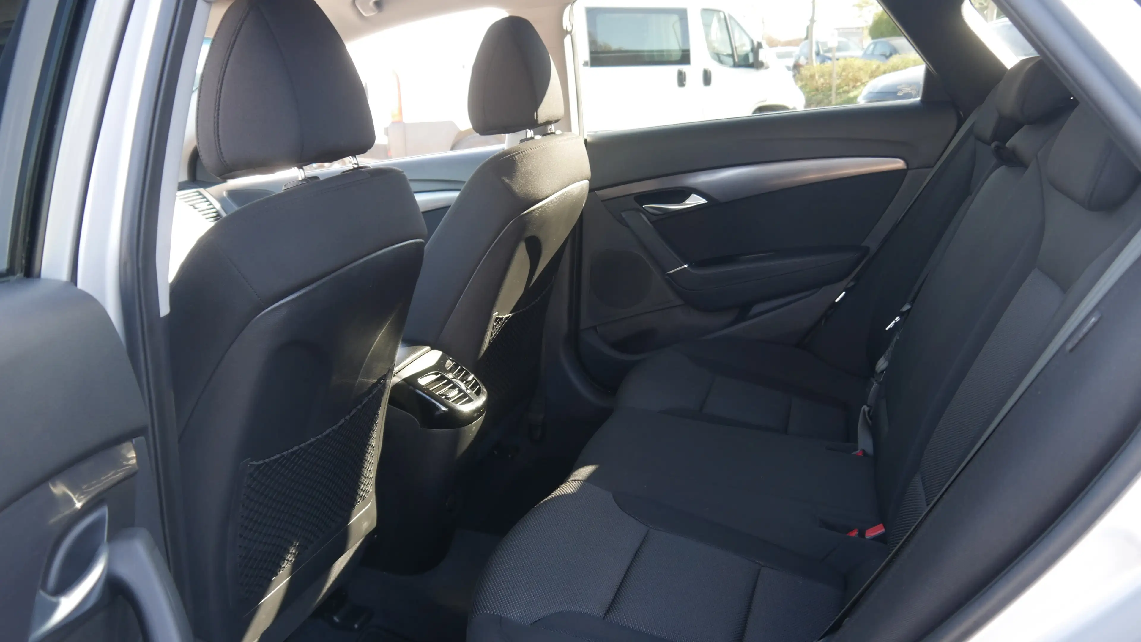 Hyundai i40 Rückfahrkamera Lenkrad,- Sitzheizung Klima AUX — photo 13