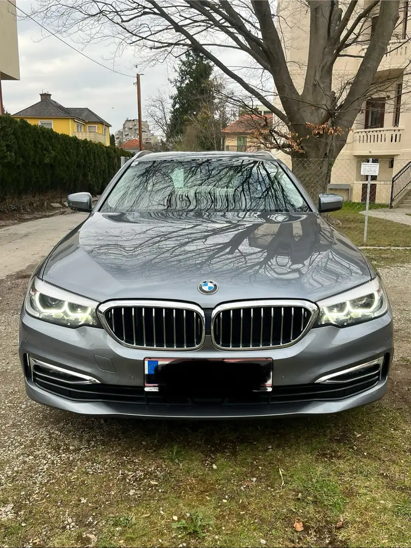 BMW 520 520d xDrive Touring Luxury Line - 2