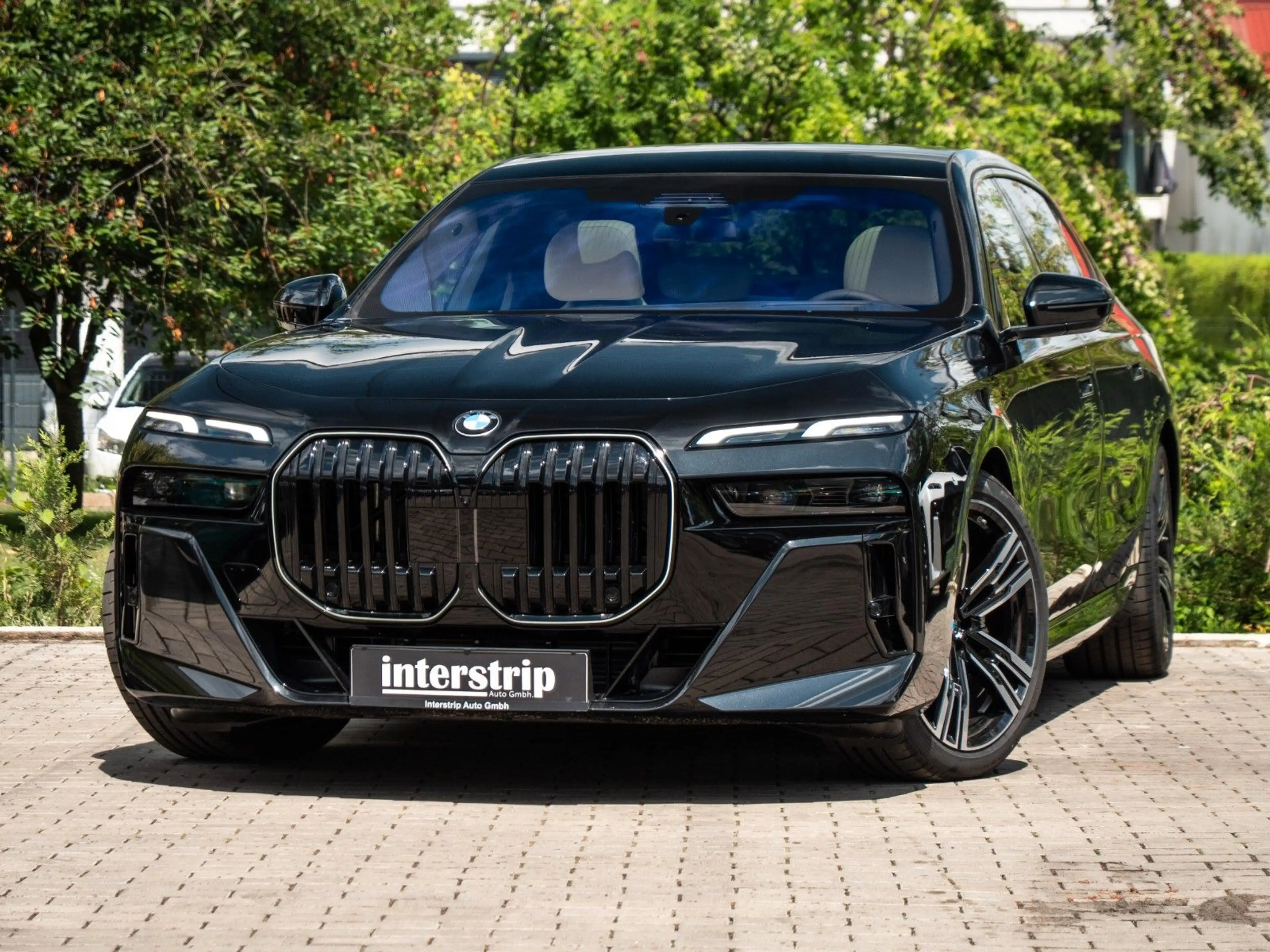 BMW 740 d M SPORT PRO.INDIVIDUAL.MASSAGE.SKY.5/100