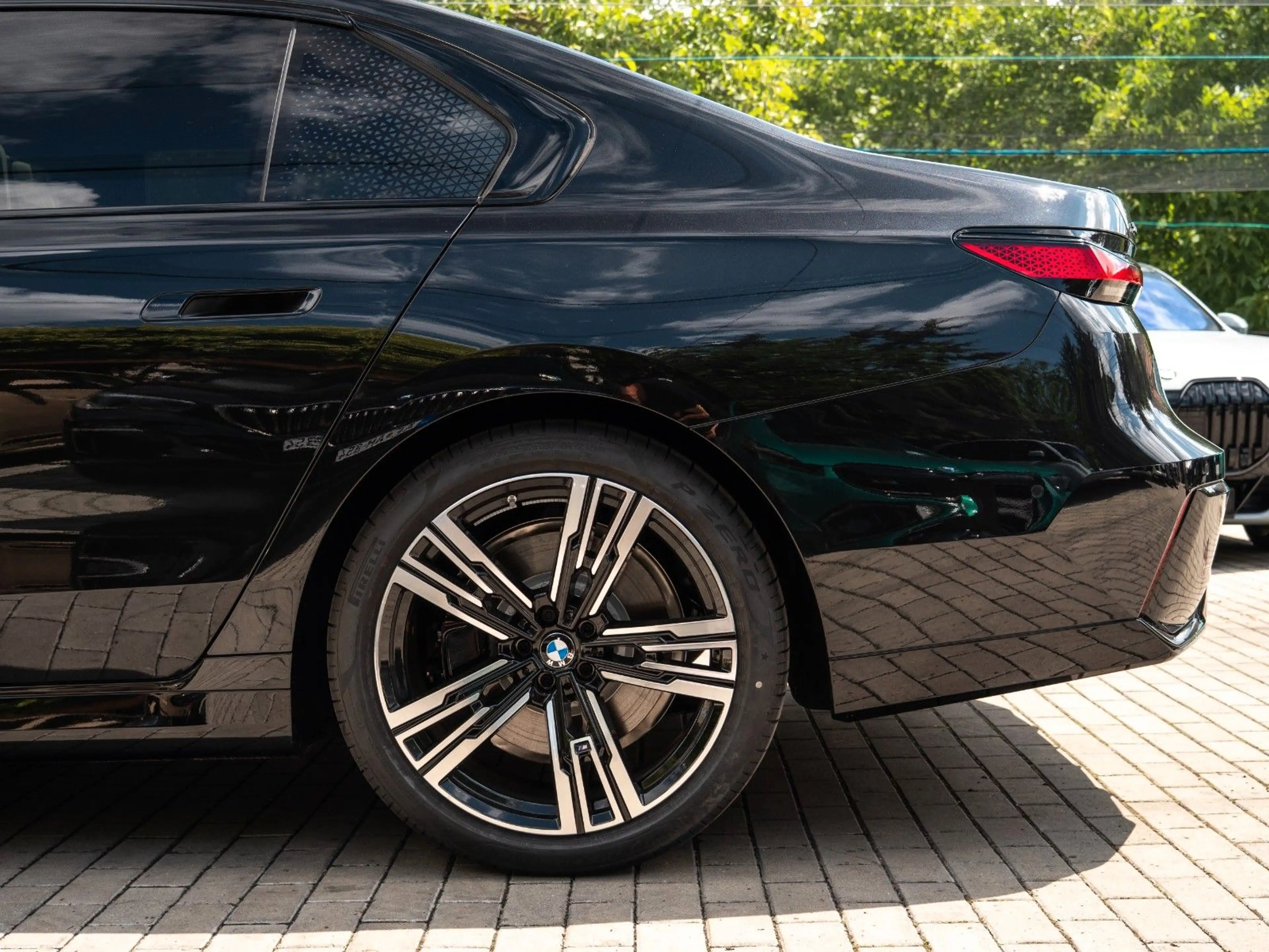 BMW 740 d M SPORT PRO.INDIVIDUAL.MASSAGE.SKY.5/100 — photo 12