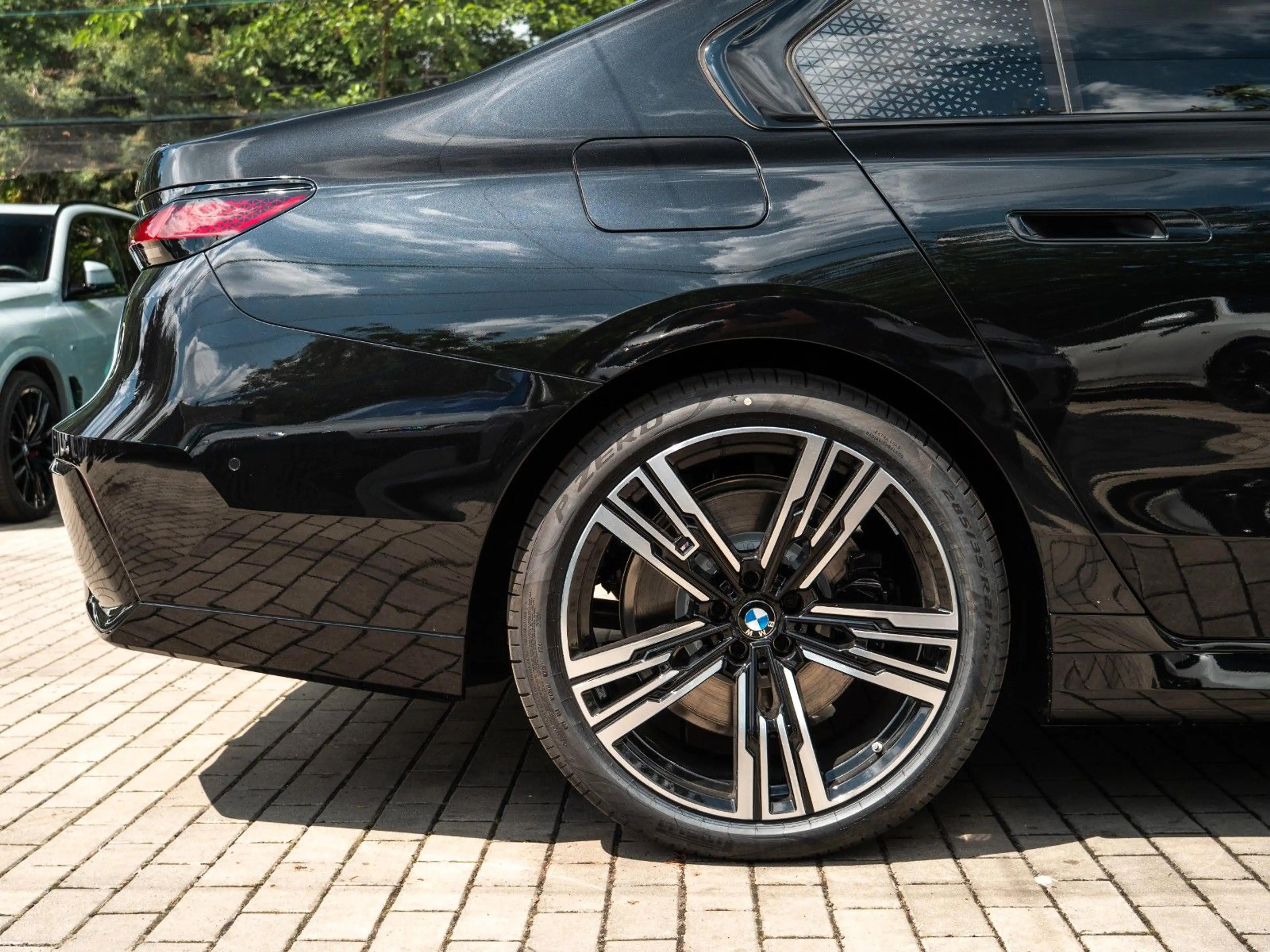BMW 740 d M SPORT PRO.INDIVIDUAL.MASSAGE.SKY.5/100 — photo 13