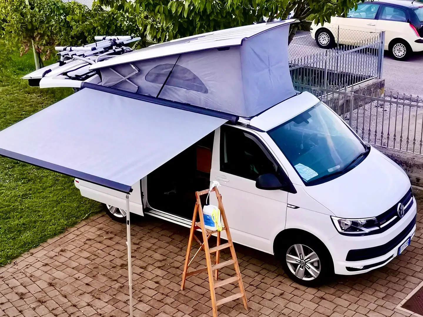 Volkswagen T6 California Beach 150cv 4Motion Bianco - 1
