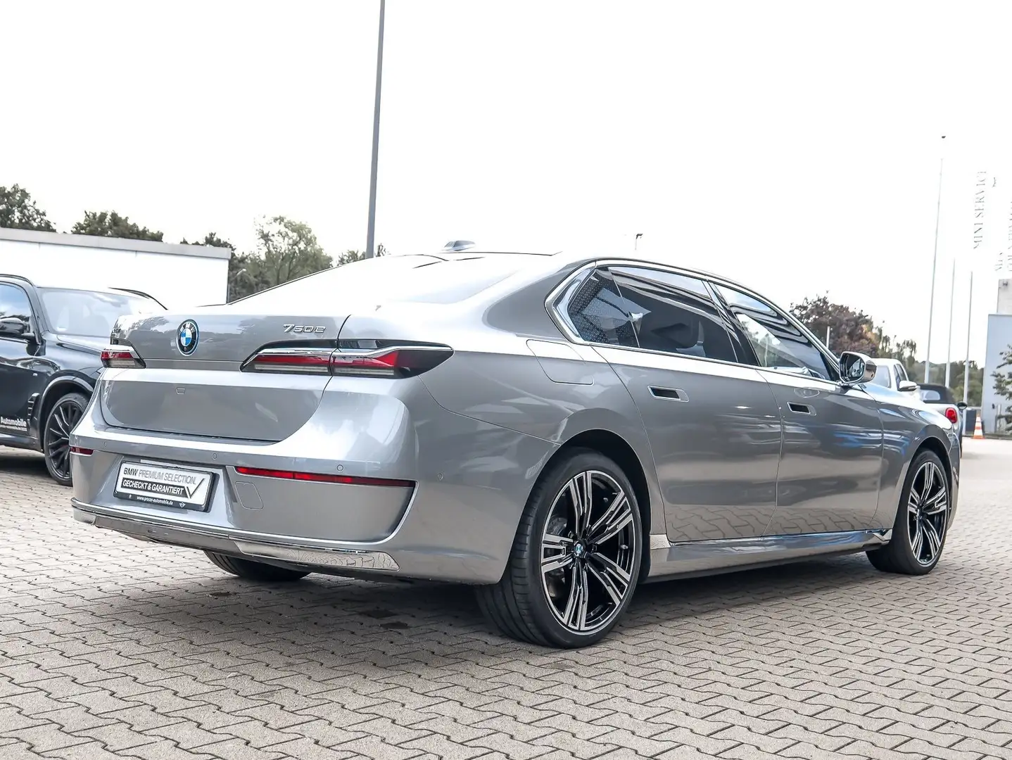 BMW 750 e xDrive HUD PANO ACC 360°KAM RFK NAVI LED Silber - 2