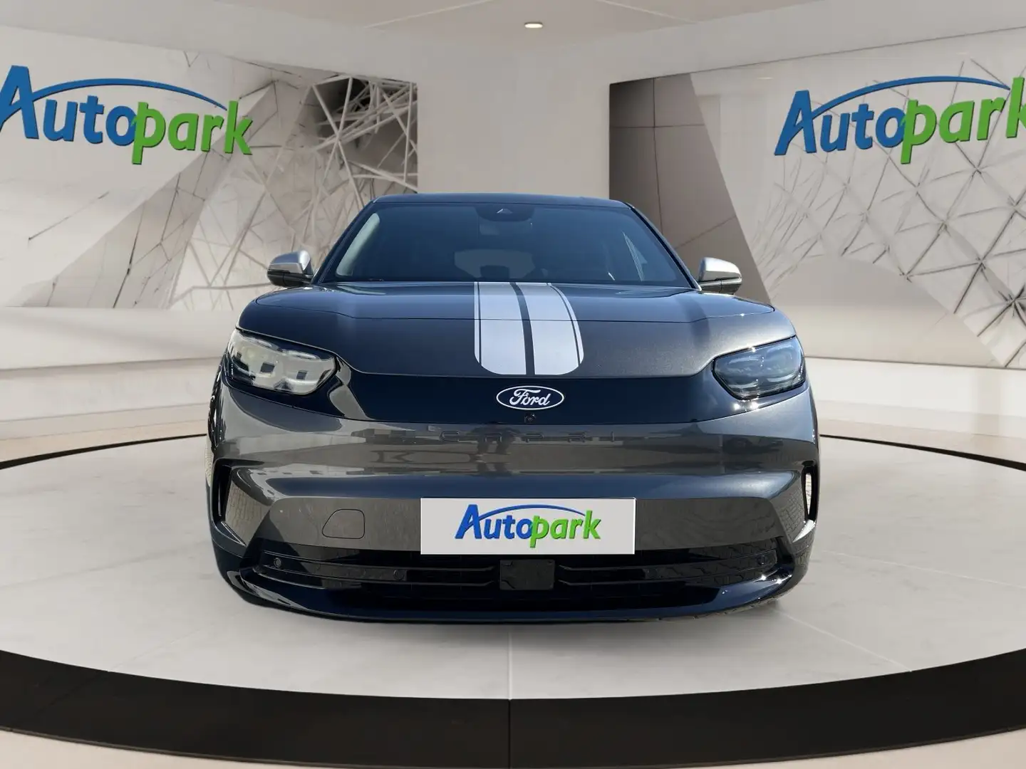 Ford Capri Extenden Range 210kW RWD Grau - 2
