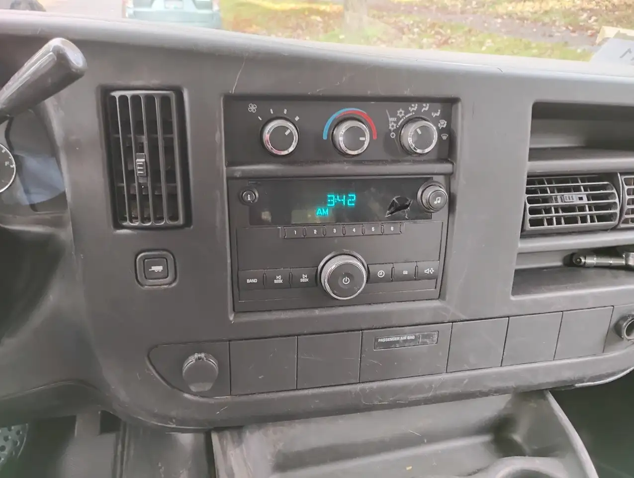 Chevrolet Express 1500 снимка Chevrolet Express 1500