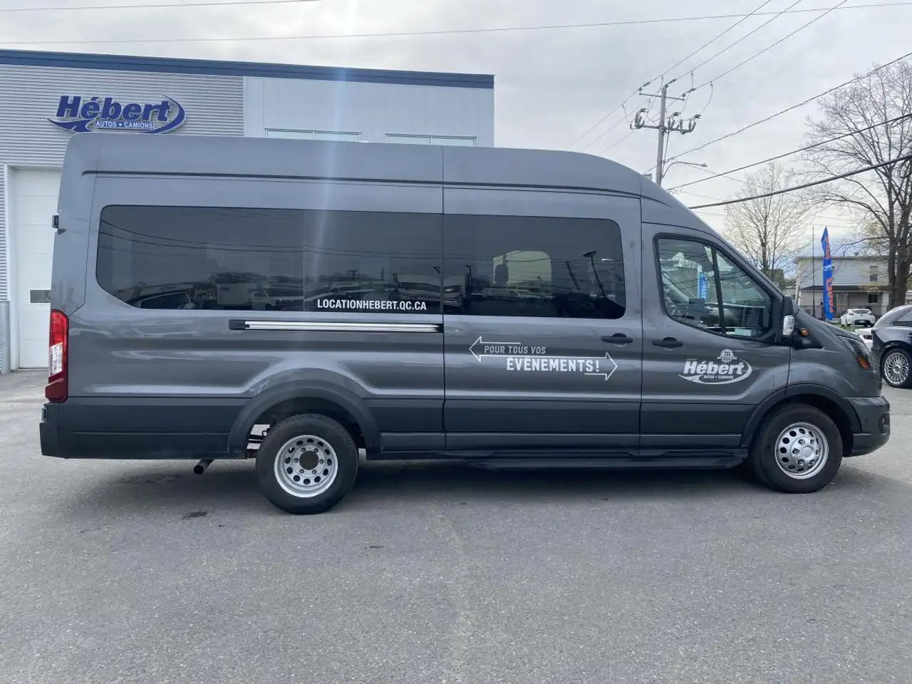 Ford Transit Passenger Wagon photo Ford Transit Passenger Wagon