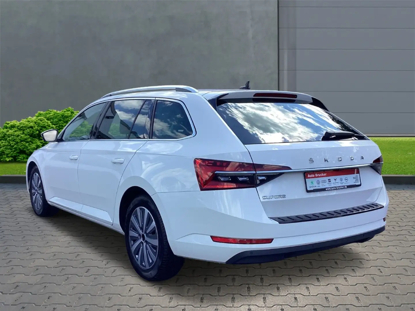Skoda Superb Combi Style 2.0 TDI+Alufelgen+Navi+elektr.Sitze+LE Blanco - 2