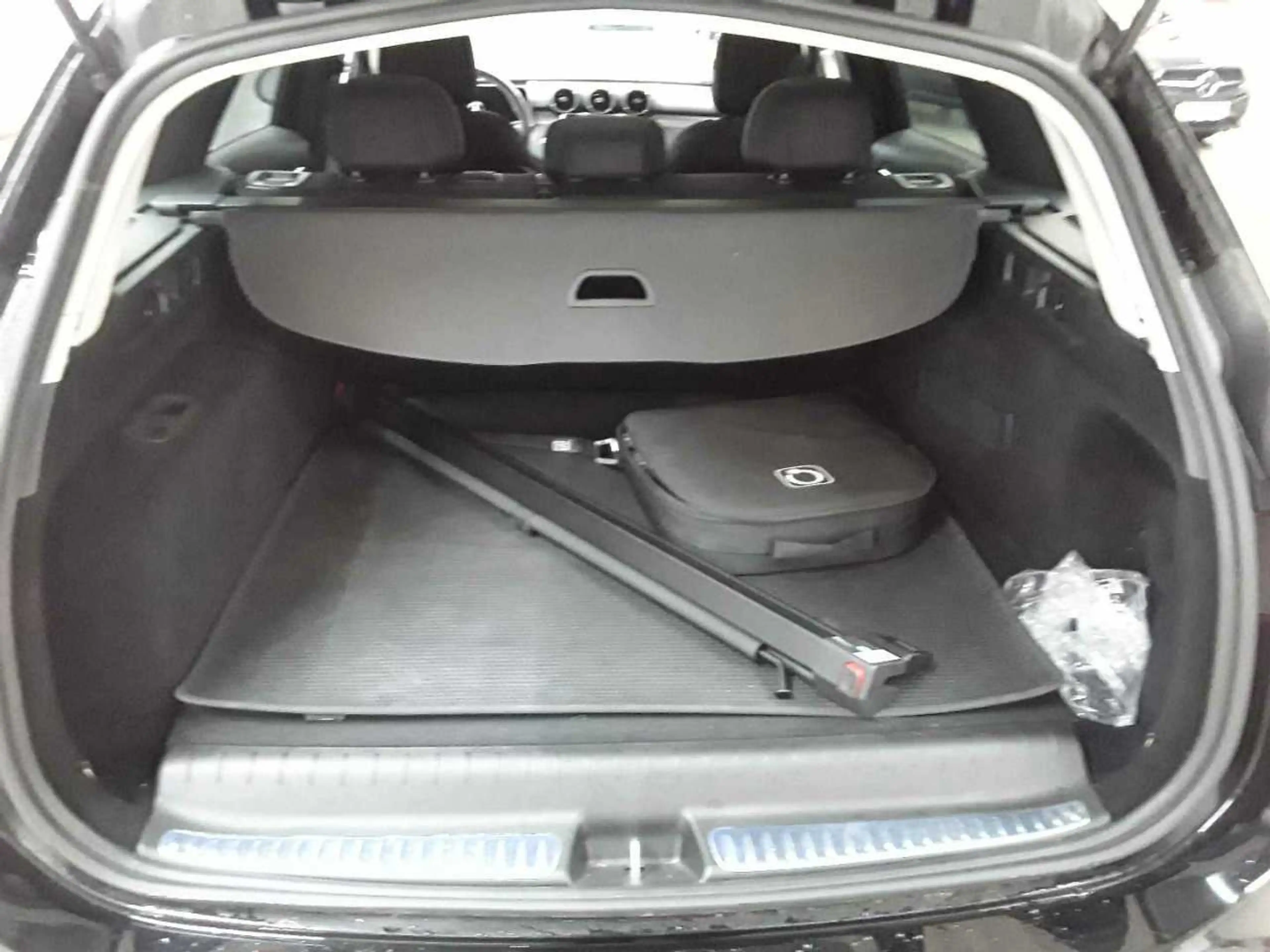 Mercedes-Benz C 300 C 300 e T-AHK Beam PANO InfotainP AssiP — photo 15
