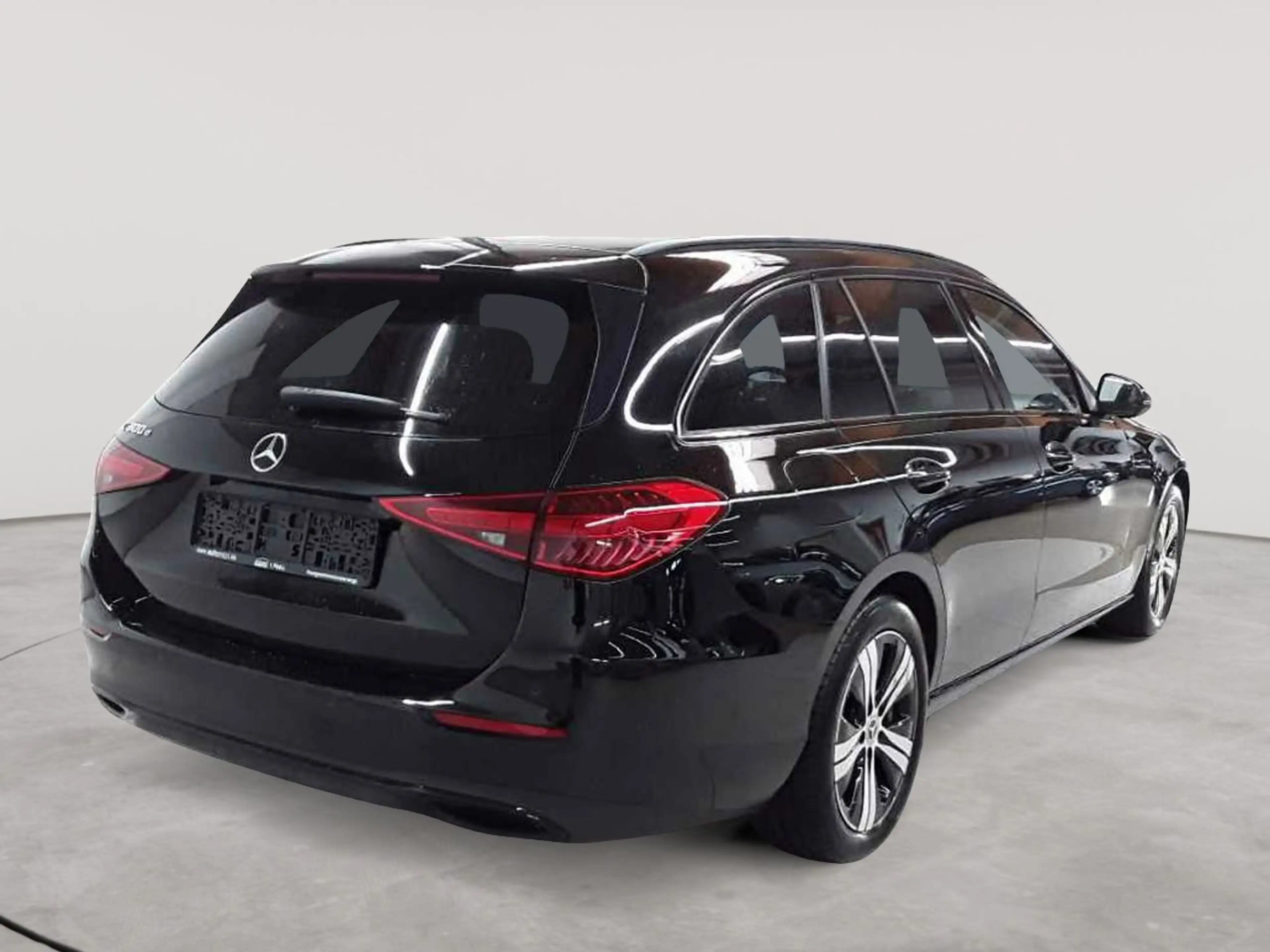 Mercedes-Benz C 300 C 300 e T-AHK Beam PANO InfotainP AssiP — photo 4
