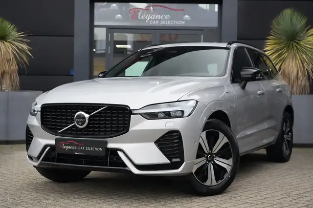Volvo XC60 2.0 T6 Plug-in hybrid AWD Plus Dark 350pk Panorama