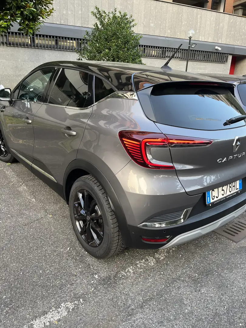 Renault Captur 1.6 E-Tech phev Initiale Paris 160cv auto - 2