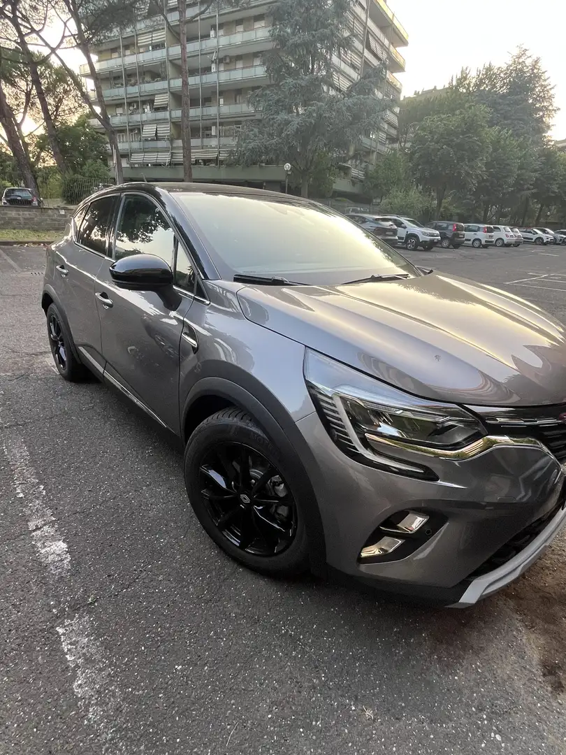Renault Captur 1.6 E-Tech phev Initiale Paris 160cv auto - 1