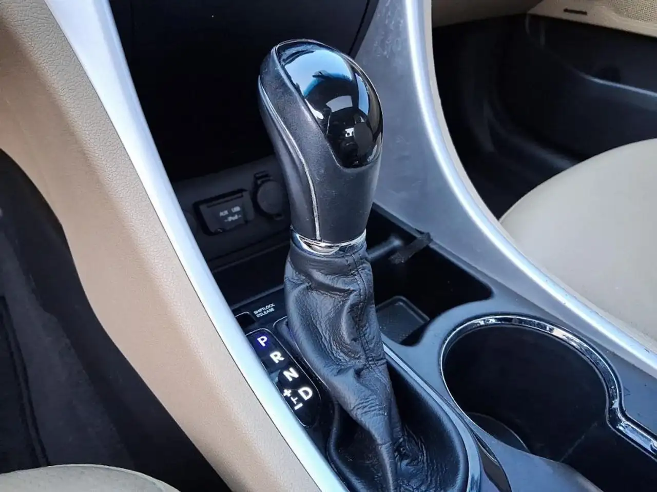 Hyundai SONATA снимка Hyundai SONATA