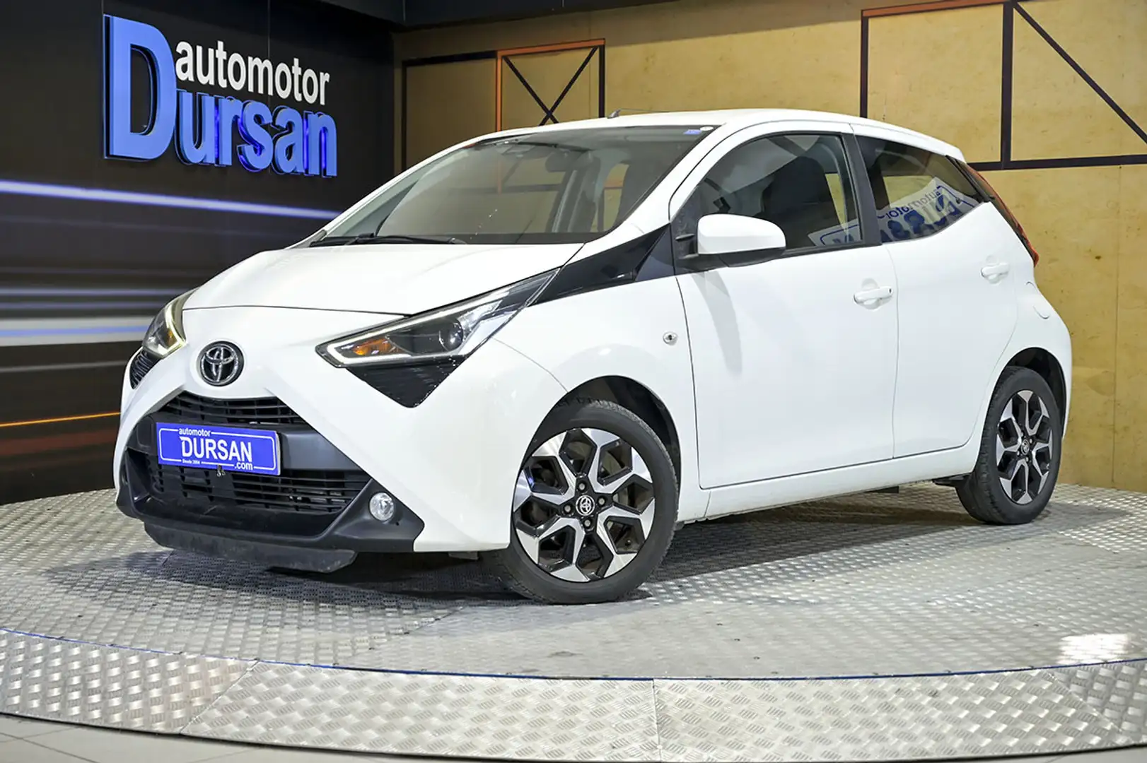 Toyota Aygo 1.0 70 x-play - 1