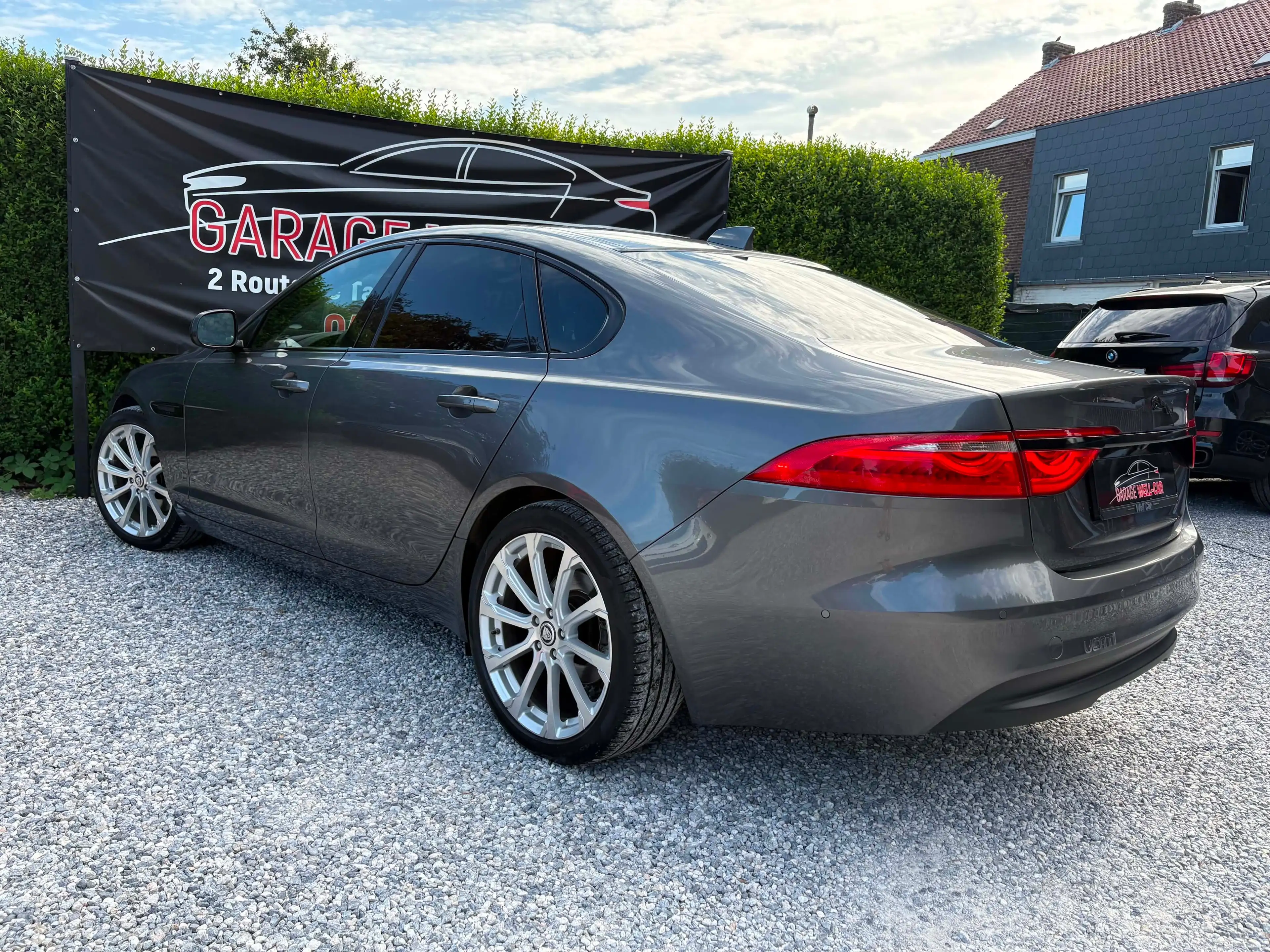 Jaguar XF 2.0d-Euro6b-Boite Automatique-Led-Pdc-Caméra-Toit Ouvrant-Carplay-Keyless Go...Toutes Options !! — photo 5