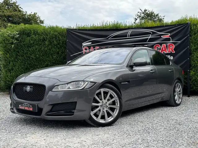 Jaguar XF 2.0d-Euro6b-Boite Automatique-Led-Pdc-Caméra-Toit Ouvrant-Carplay-Keyless Go...Toutes Options !!