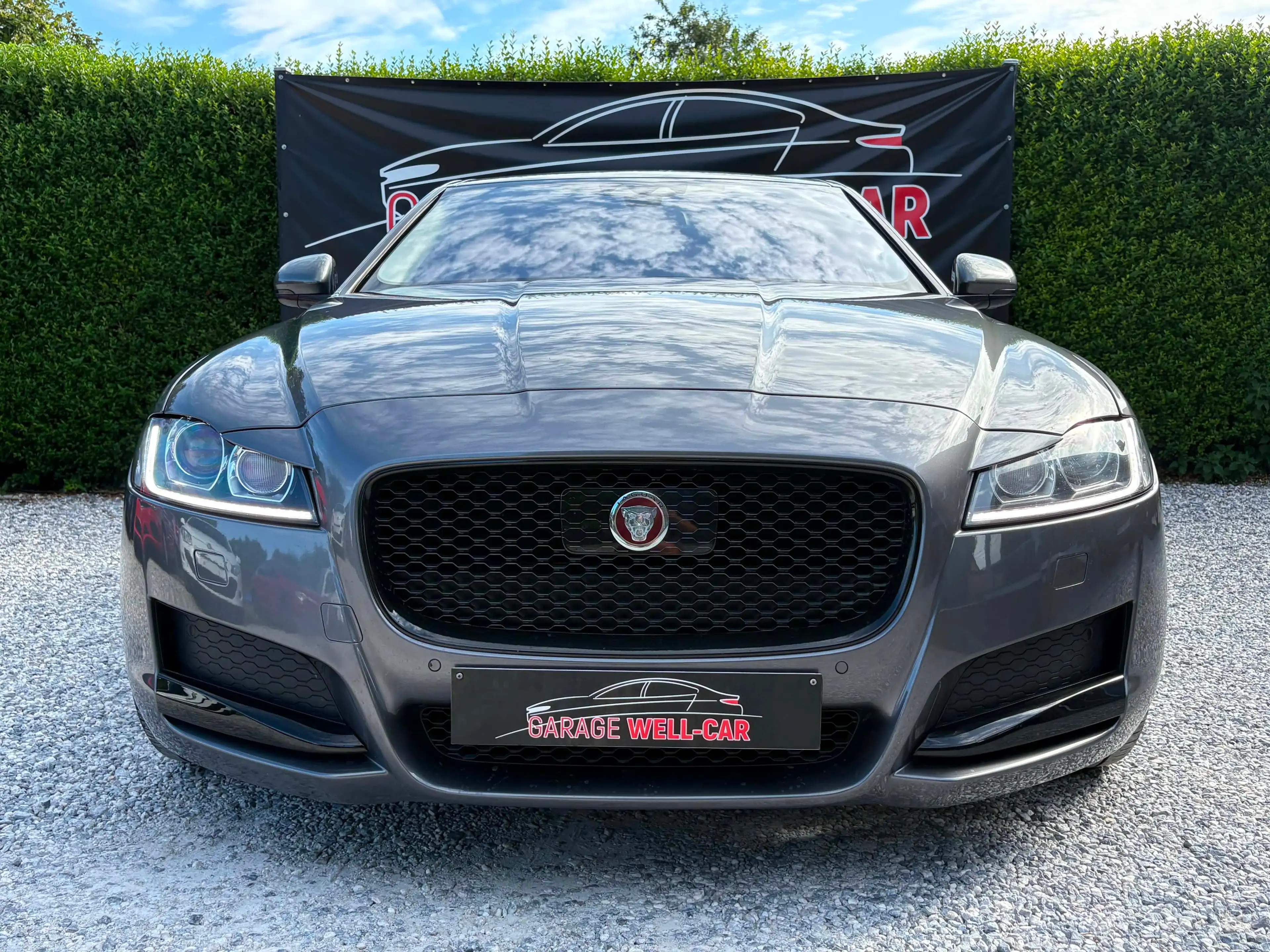 Jaguar XF 2.0d-Euro6b-Boite Automatique-Led-Pdc-Caméra-Toit Ouvrant-Carplay-Keyless Go...Toutes Options !! — photo 11