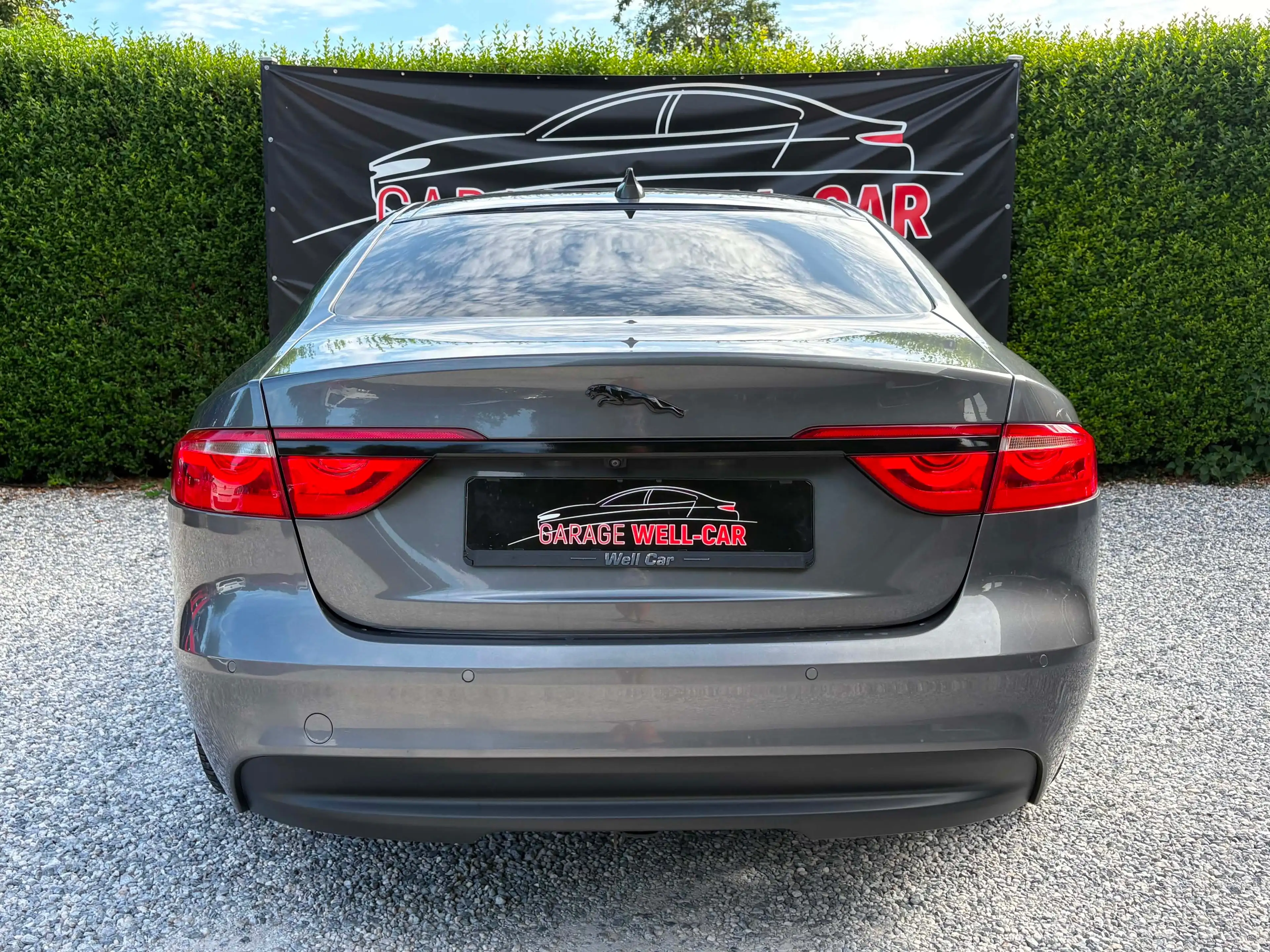 Jaguar XF 2.0d-Euro6b-Boite Automatique-Led-Pdc-Caméra-Toit Ouvrant-Carplay-Keyless Go...Toutes Options !! — photo 9