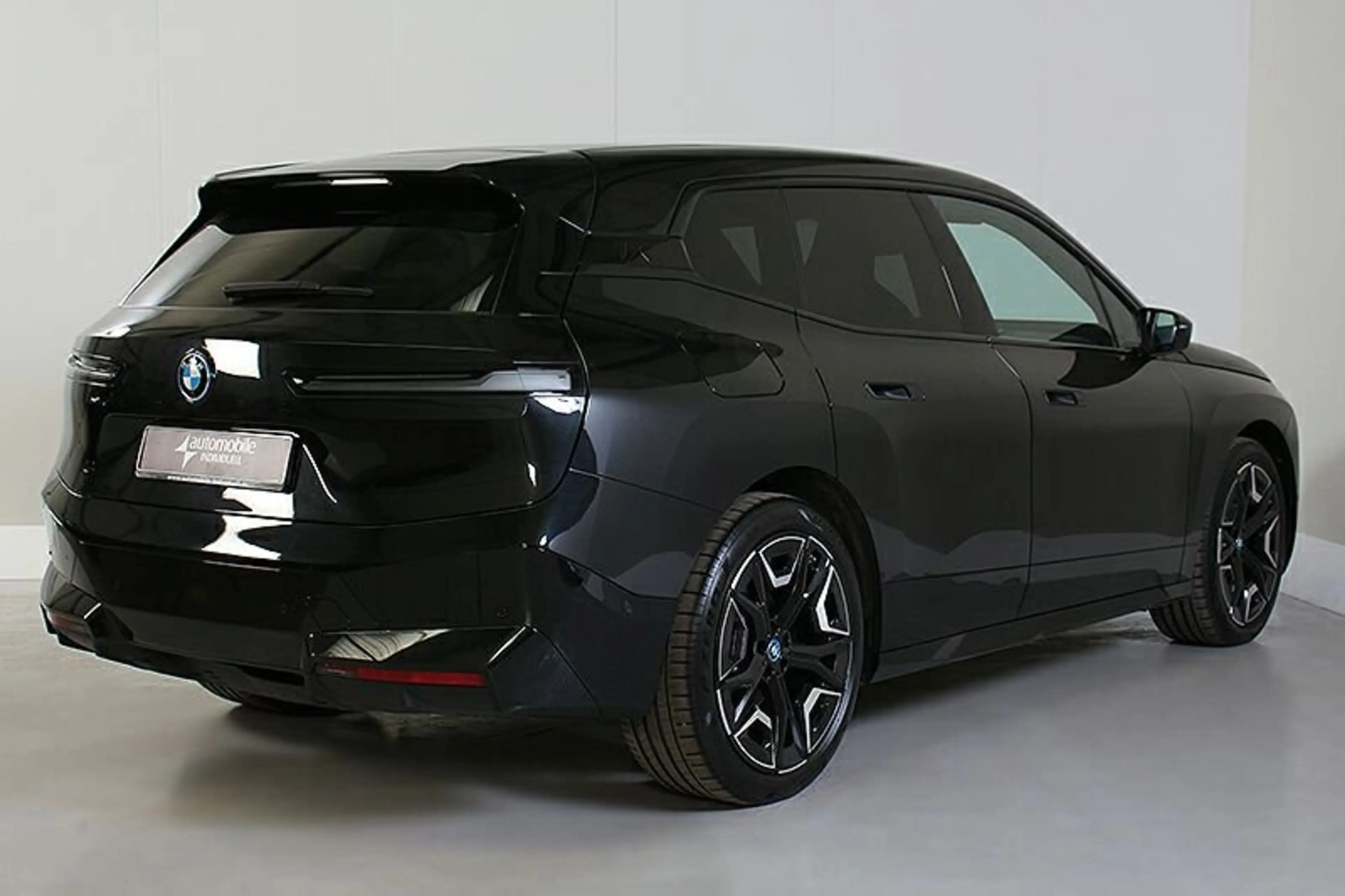 BMW iX xDrive50 Sportpaket AHK ACC Laser H&K HuD — photo 4