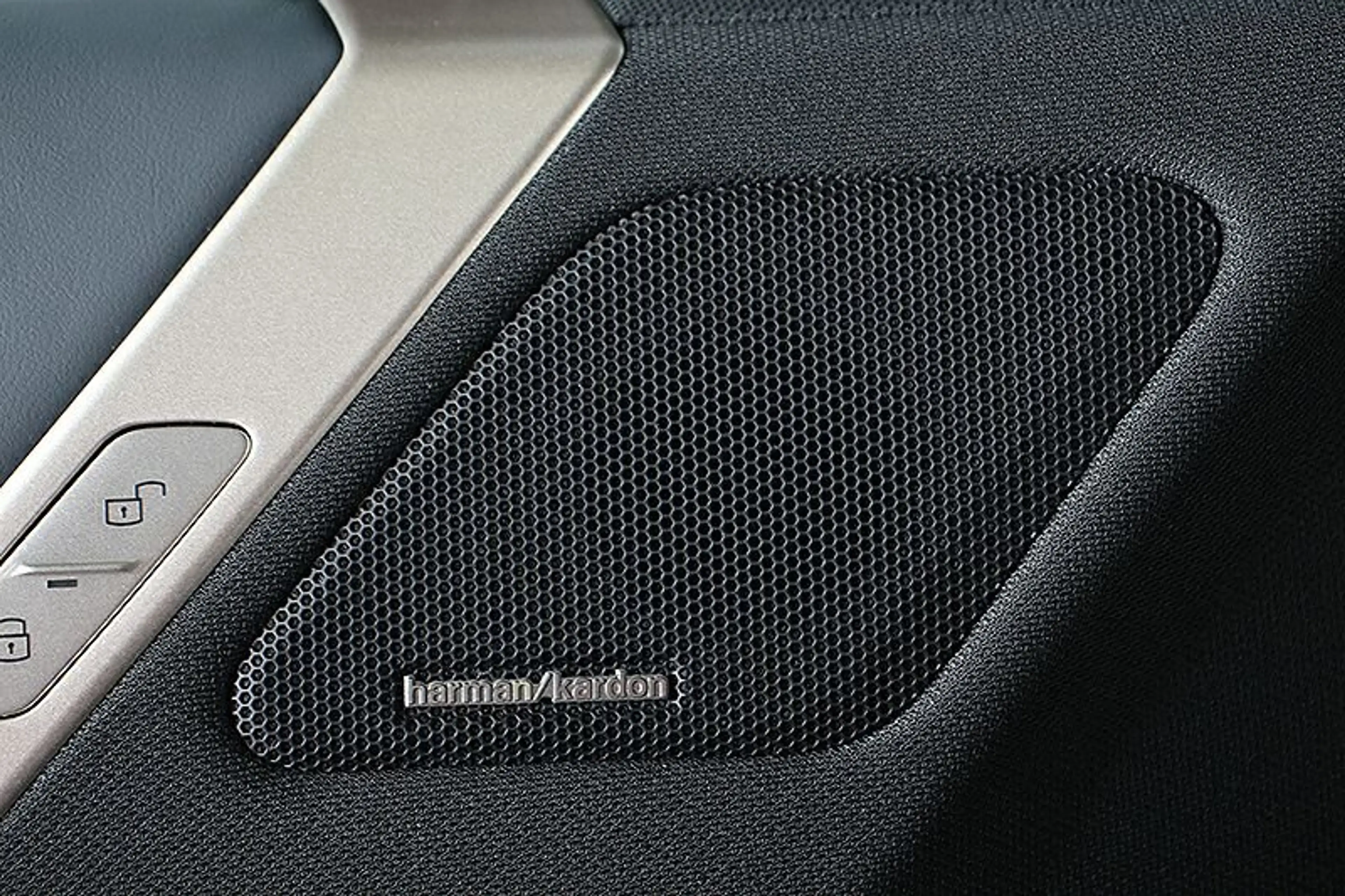 BMW iX xDrive50 Sportpaket AHK ACC Laser H&K HuD — photo 14