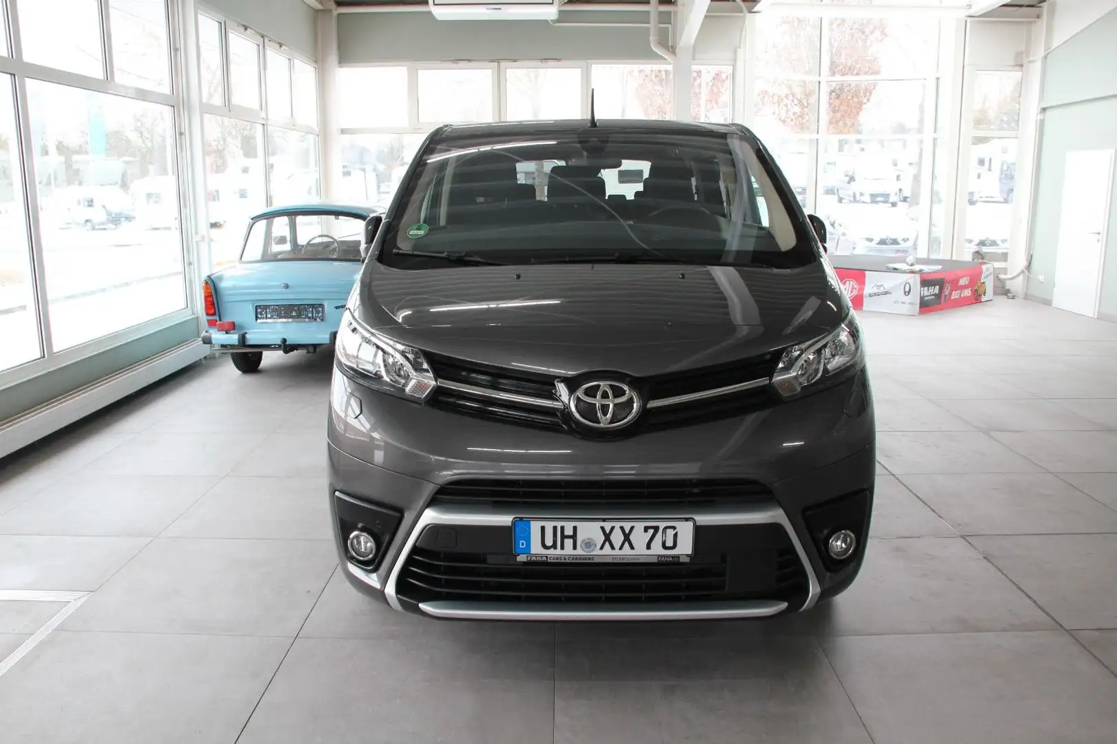 Toyota Proace Verso L2 Shuttle Comfort Grau - 2