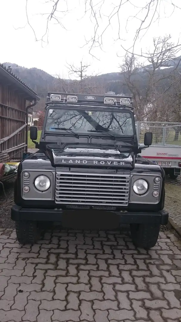 Land Rover Defender 110" Station Wagon E 2,2 Чорний - 2
