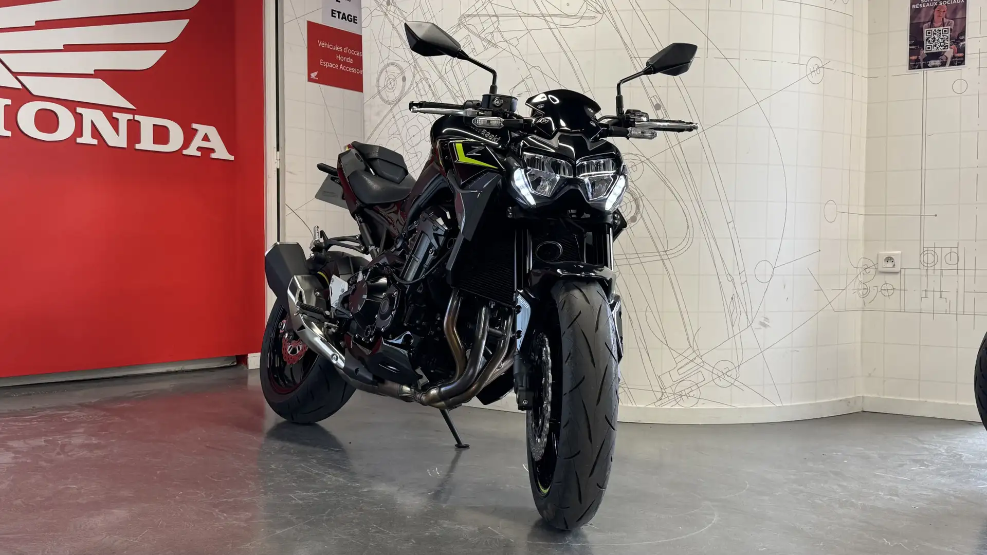 Kawasaki Z 900 Noir - 1