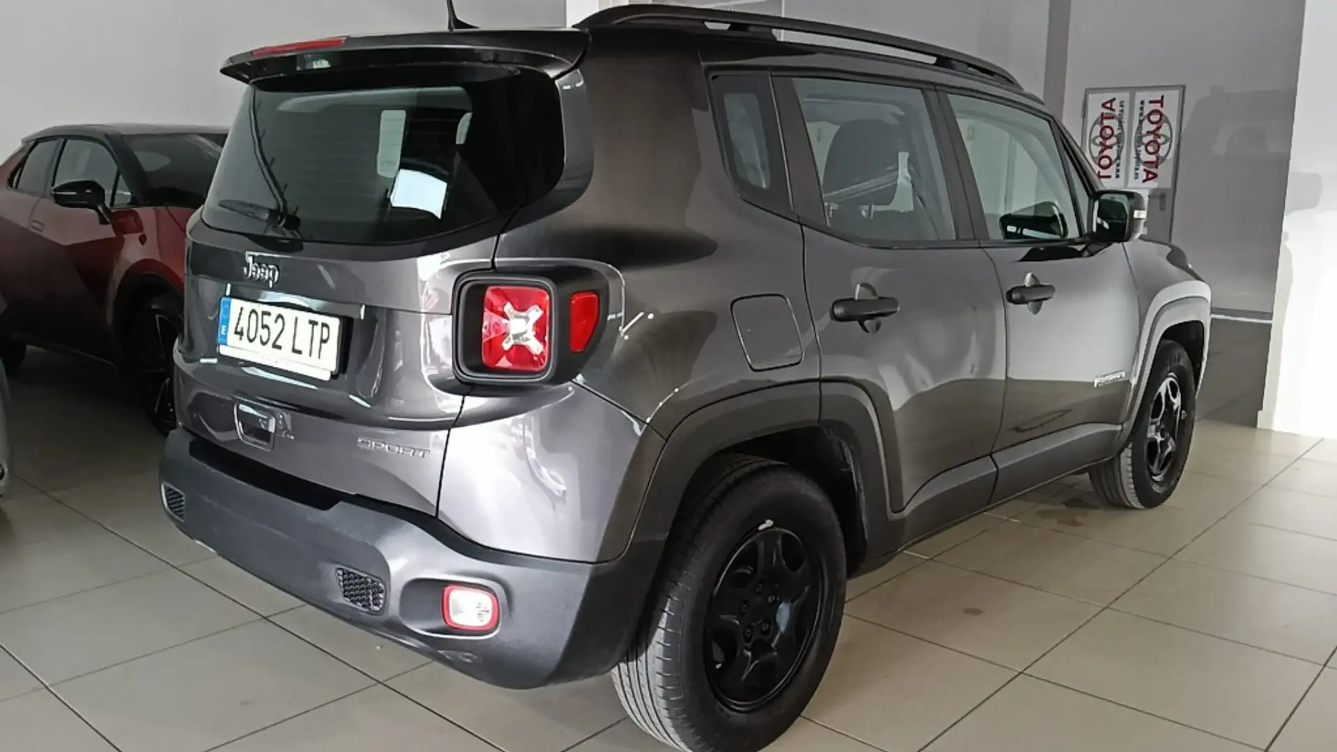 Jeep Renegade 1.0 Sport 4x2 Gris - 2