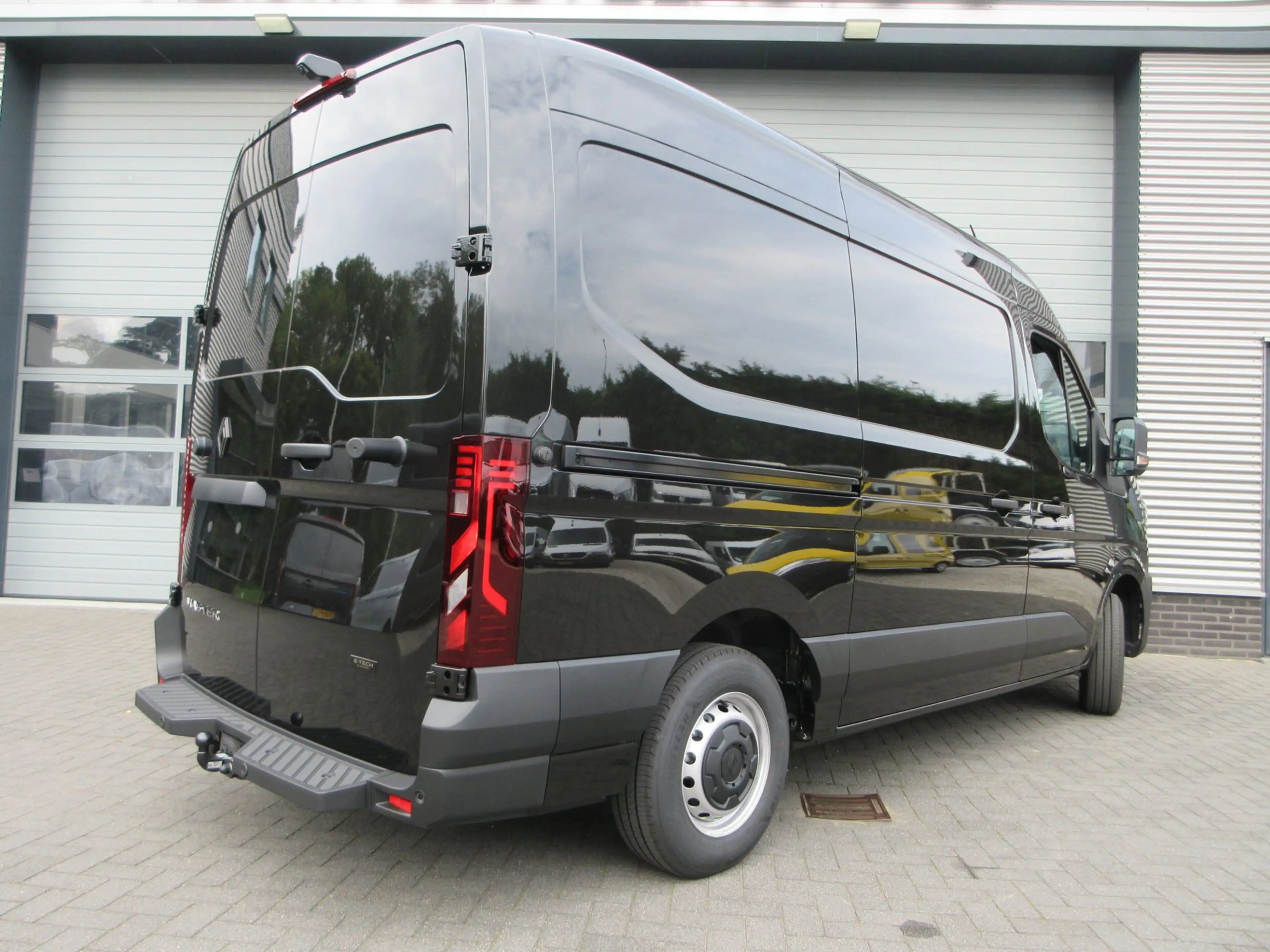 Renault Master E-Tech T35 L2H2 Advance Long Range, 87kWh, Navi, A — photo 5
