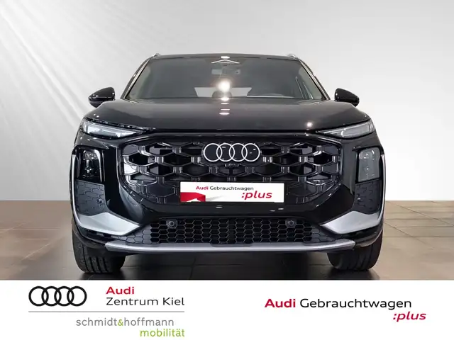 Audi Q3 view 2