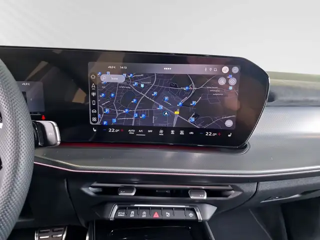 Audi Q3 view 12