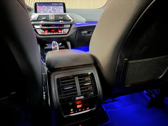 BMW X3 view 18