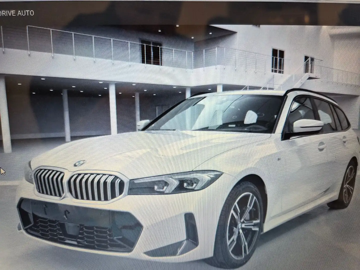 BMW 330 i Touring xDrive M Sport Weiß - 1