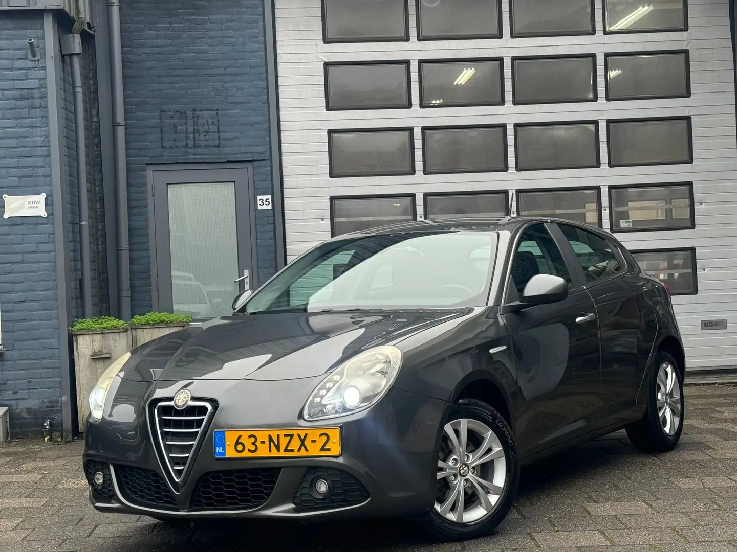 Alfa Romeo Giulietta 1.4 T Distinctive | Clima | Navi | Camera | N.A.P Grau - 1